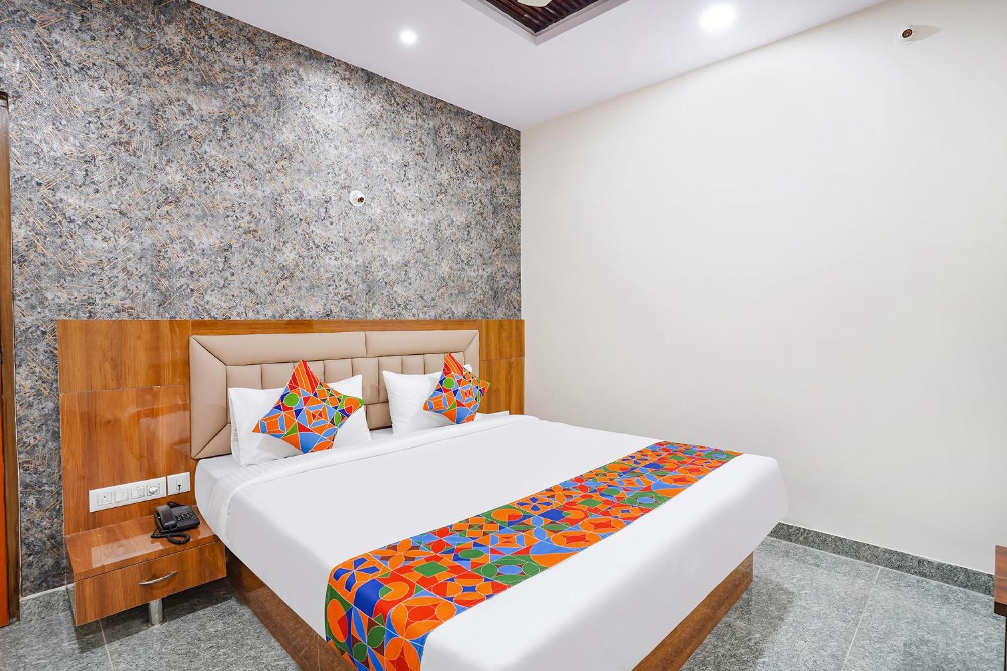 Fabhotel Platinum Palace - Nr Magadi Main Road 벵갈루루 외부 사진