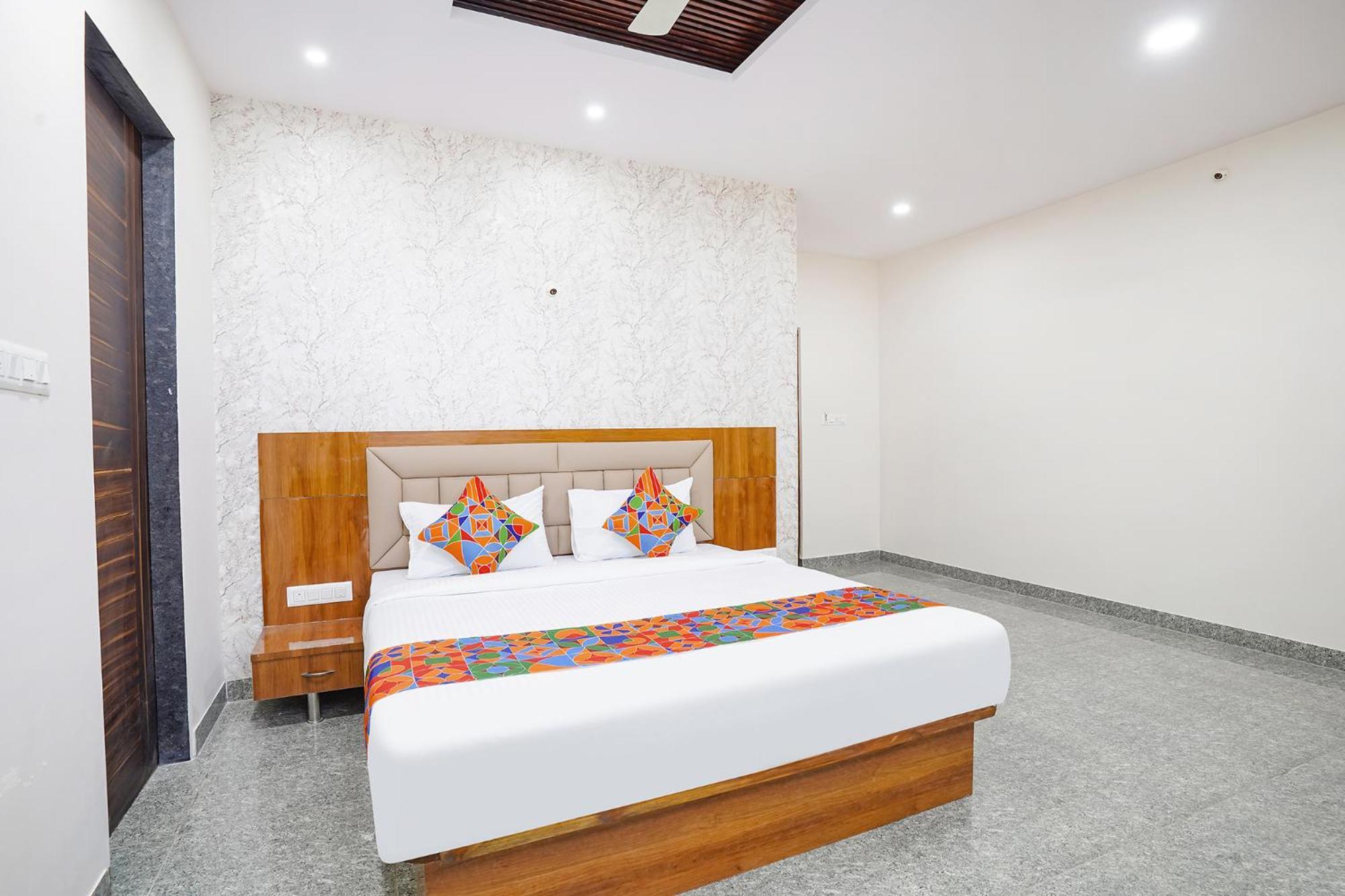 Fabhotel Platinum Palace - Nr Magadi Main Road 벵갈루루 외부 사진