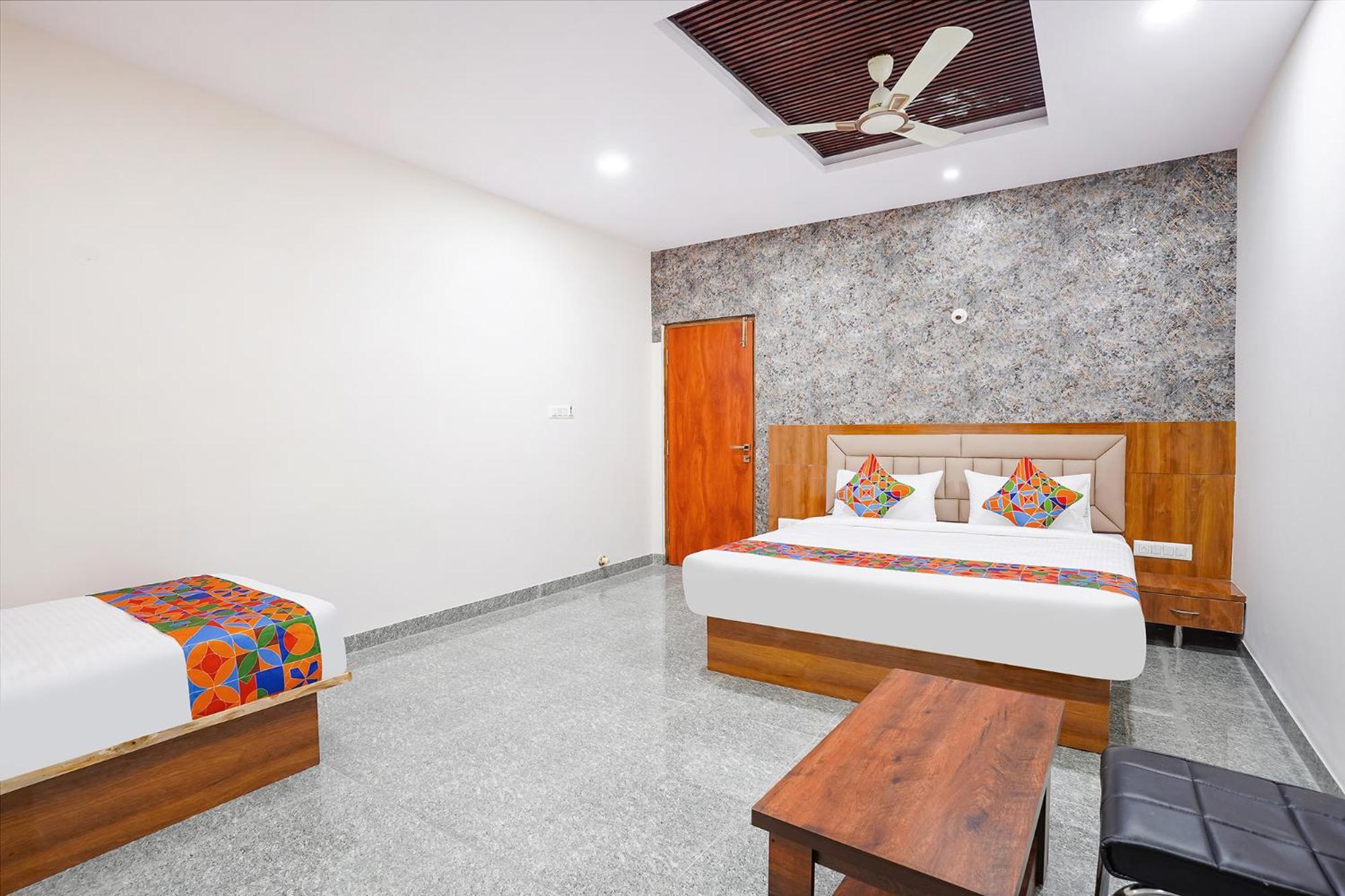 Fabhotel Platinum Palace - Nr Magadi Main Road 벵갈루루 외부 사진