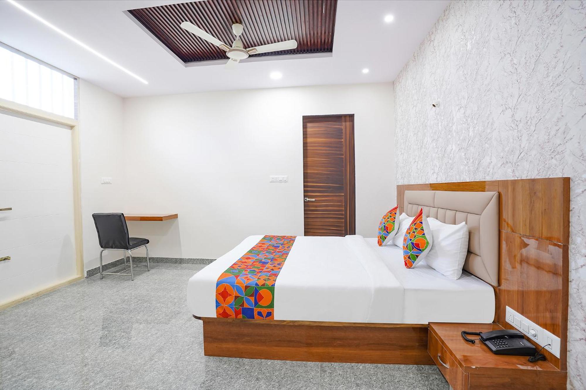 Fabhotel Platinum Palace - Nr Magadi Main Road 벵갈루루 외부 사진