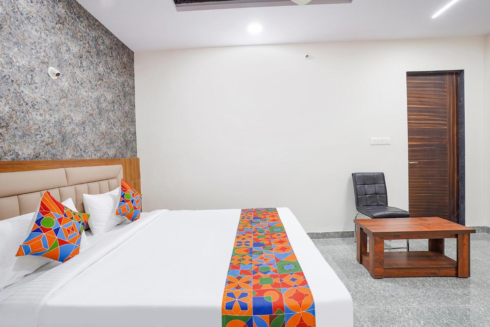 Fabhotel Platinum Palace - Nr Magadi Main Road 벵갈루루 외부 사진