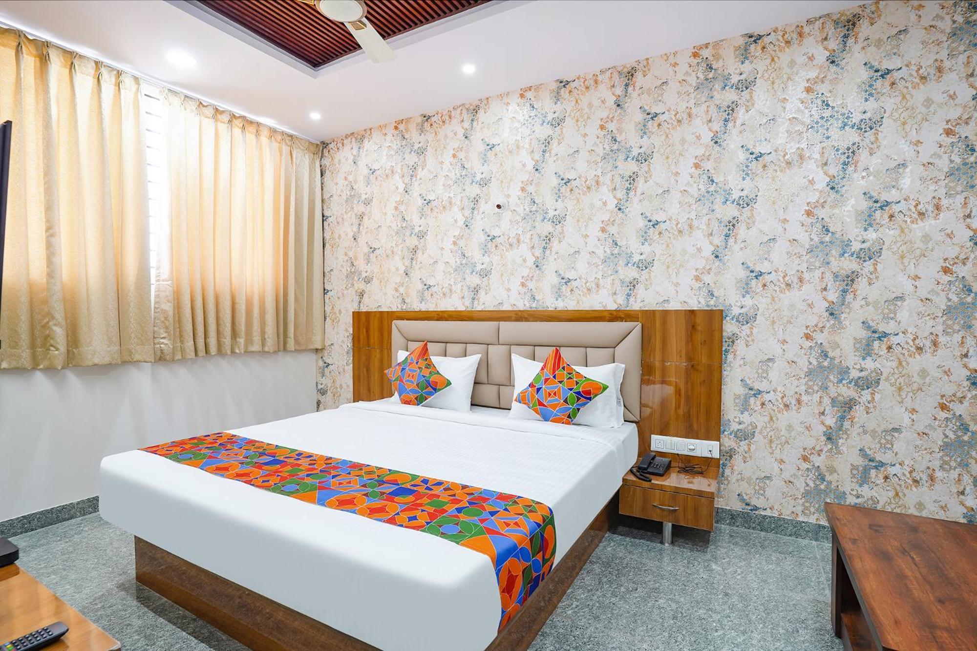 Fabhotel Platinum Palace - Nr Magadi Main Road 벵갈루루 외부 사진