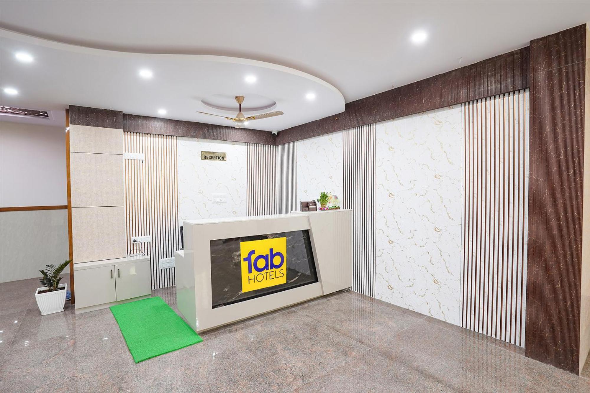 Fabhotel Platinum Palace - Nr Magadi Main Road 벵갈루루 외부 사진