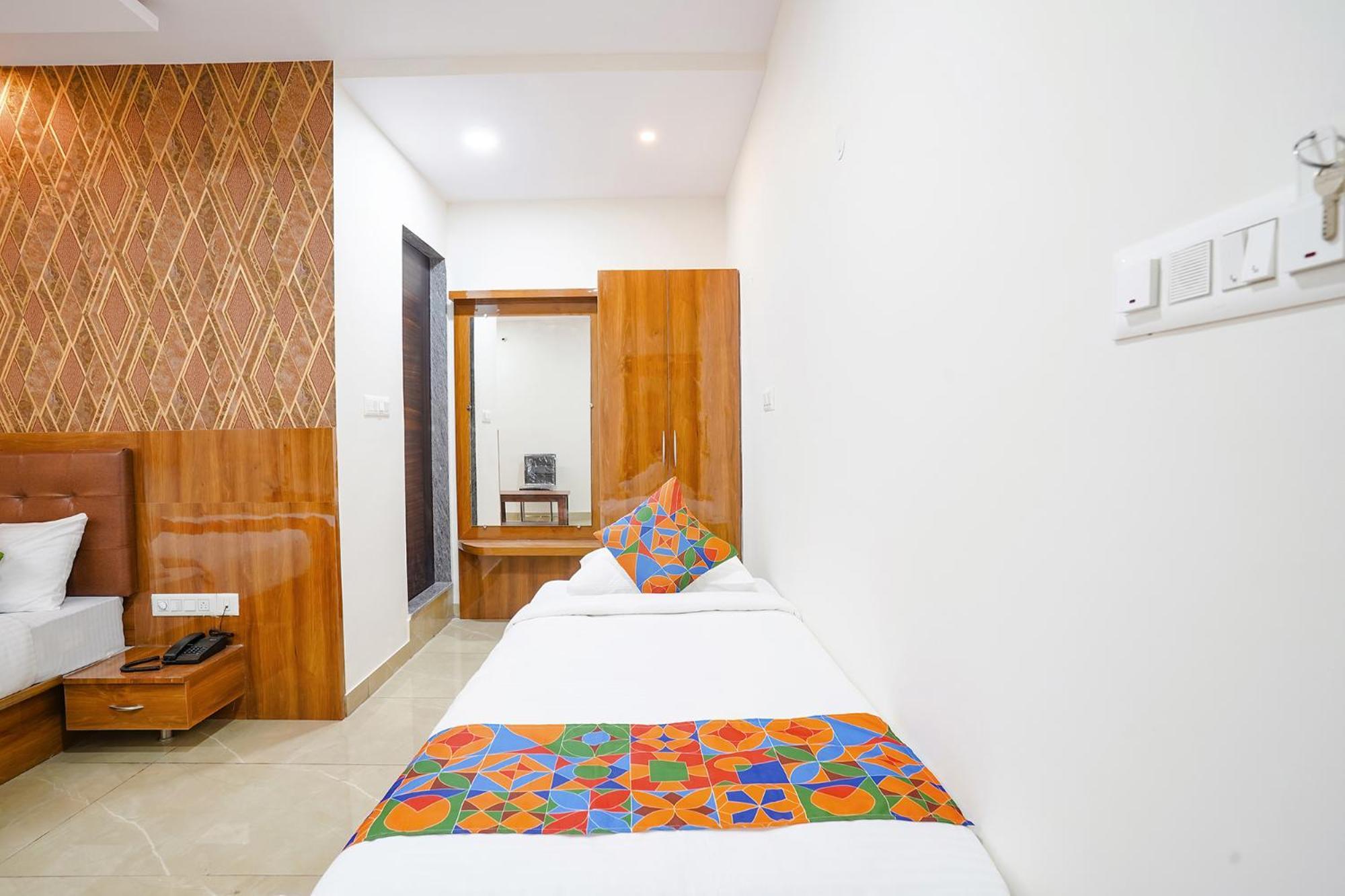 Fabhotel Platinum Palace - Nr Magadi Main Road 벵갈루루 외부 사진
