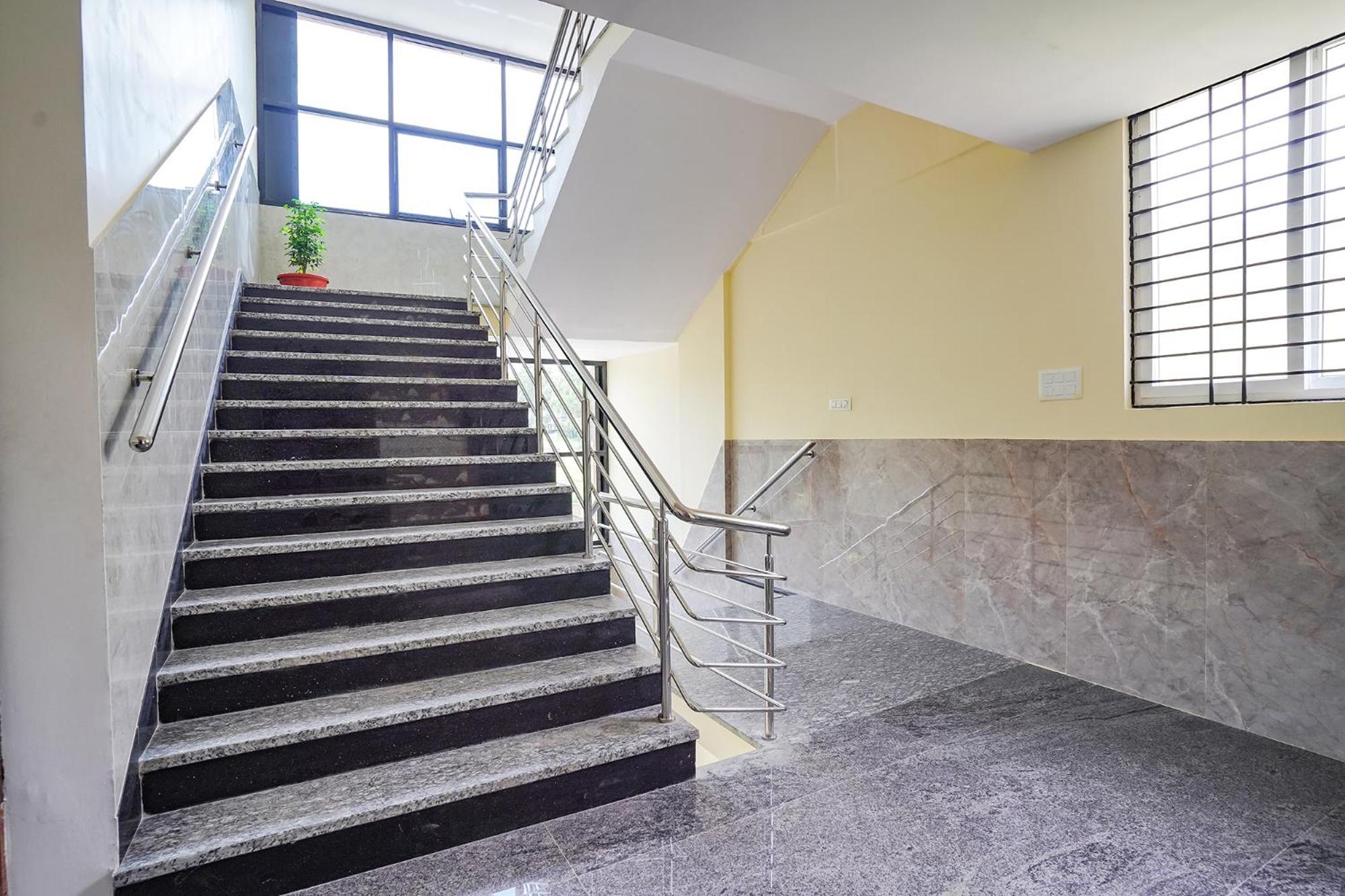Fabhotel Platinum Palace - Nr Magadi Main Road 벵갈루루 외부 사진